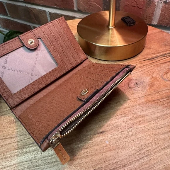 Michael Kors Brown Saffiano Leather wallet with Gold Logo - Picture 3 of 4